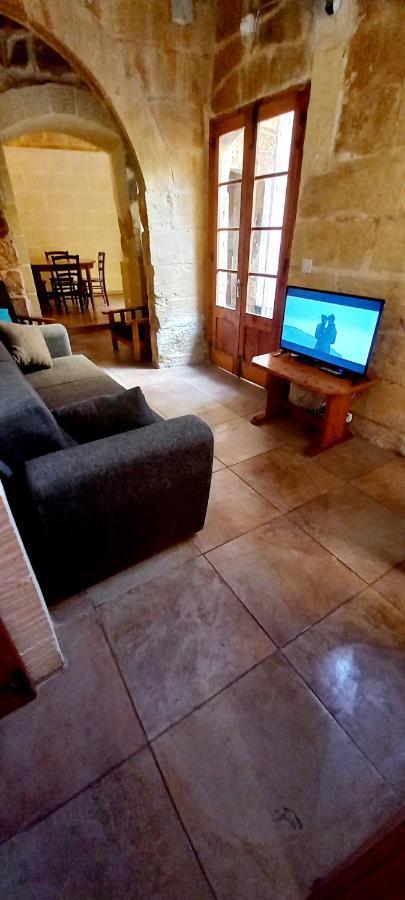 Ta Lucia Farmhouse With Private Pool And Bbq Villa Santa Luċija Eksteriør bilde
